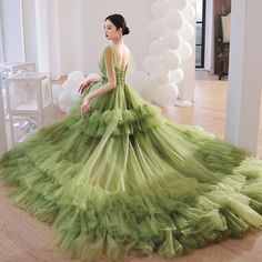 Elegant Off-Shoulder Tulle Ball Gown Evening Dress Green Ball Gown For Quinceanera, Green Tulle Dress For Debutante Ball, Green Tulle Ball Gown For Banquet, Green Tulle Ball Gown For Banquets, Green Evening Dress For Quinceanera And Prom Season, Green Floor-length Dress For Quinceanera, Green Ball Gown For Prom Season Party, Green Ball Gown For Party And Prom Season, Green Ball Gown Evening Dress For Prom