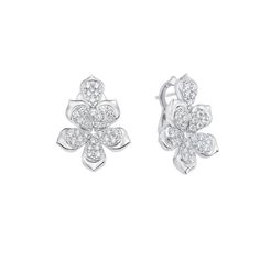 A good floral-inspired earring can instantly brighten your day, and these luminous partial pear earrings are the proof. Set in a soft yet high-quality 18k yellow, white or rose gold, the interconnected pear shapes are filled with shining bright clusters of diamonds and outlined in gold by SW's signature arabesque shapes. Luxury White Clip-on Diamond Earrings, Luxury Flower Shaped Cluster Earrings For Formal Occasions, Luxury Flower Shaped Cluster Earrings For Formal Events, Luxury Flower-shaped Cluster Earrings For Formal Occasions, Luxury White Flower Diamond Earrings, Luxury White Gold Flower Earrings For Formal Occasions, Fine Jewelry White Pear Diamond Earrings, White Pear-shaped Cluster Earrings For Formal Occasions, Elegant Flower Shaped Diamond Earrings