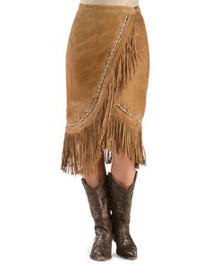 Suede Fringe Skirt, Western Skirts, Native American Clothing, Beaded Skirt, Leather Clothing, Western Style Outfits, Estilo Country, Skirts With Boots, Fringe Skirt