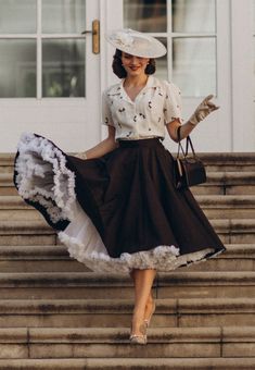 40s Mode, Makeup Tip, Vintage Inspired Outfits, Full Circle Skirts, 1940s Fashion, Look Vintage, Fashion Tips For Women, 50s Fashion, 1950s Fashion