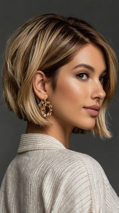 💅💫 Chic Layered Bob Short Short Bob Hairstyles Prestige | Must-See 💎✨ Choppy Bob With Bangs, Inverted Bob Short, Tousled Bob, Parted Bangs