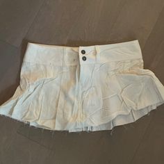 F21 Vintage Y2k Mini Skirt Size 3 Never Worn Y2k Mini Cotton Skort, White Y2k Mini Skirt For Summer, White Mini Skirt Y2k Style For Summer, White Y2k Bottoms For Summer, Y2k Cotton Summer Skirt, Y2k Style Cotton Summer Skirt, Y2k Style Summer Cotton Skirt, Y2k Spring Mini Tennis Skirt, Y2k White Mini Skirt For Spring