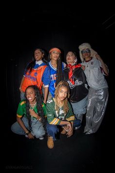 I Wish I Had A Group Like This 😭😭😭 90s Group Outfits, Tlc Fashion 90s Outfit, 90s Outfit Photoshoot, 90s Girls Outfits, 2000s Fashion Outfits Baggy, 90s Fashion Black Women Hip Hop, 90s Rnb Outfit, 90s Fashion Jersey Outfits, 90s Friend Group