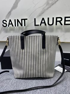 SAINT LAURENT The new YSL Saint Laurent best-selling linen with stripes is super beautiful shppping tote bag, simple and cool style, very unique shoulder bag crossbody bag handbag

size 25x28x8cm Ysl Saint Laurent, Large Leather Bag, Product Catalogue, Lv Purse, Small Leather Bag, Fendi Peekaboo, Lv Shoes, Medium Handbags, Model Design