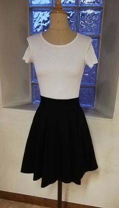 Here is the "Working Girl: Chic and Comfort" range! Pretty flared black skirt with rounded folds and elastic belt: unique and tailor-made piece! Two variants proposed: short skirt of 47 cm in length or long skirt of 70 cm. Size ranging from 36 to 50. Looking forward to making you happy. Elastic Belt, Women's Skirt, Work Skirts, Short Skirt, Flared Skirt, Black Skirt, Flare Skirt, Long Skirt, Are You Happy