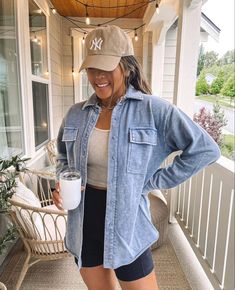 Cute Simple Travel Outfits, Dallas October Outfits, 30 Yr Old Mom Fashion, Late Summer 2023 Outfits, Style In Your 30s Summer, How To Dress 28 Years Old, Summer Outfits With Leather Pants, Beach Outfit Cold Weather Springtime, Cool Weather Fashion