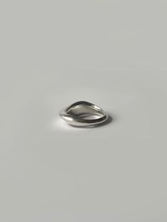 BIOMORPHIC RING IN SILVER