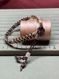 Macrame boho style leather wrap bracelet; will fit a 6 1/2 - 8 inch wrist Wrap Armband, Macrame Boho, Mode Boho, Boho Macrame, Leather Wrap Bracelet, Boho Stil, Style Boho, Leather Wraps, Arm Band