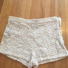 Cream Colored Shorts With Lace Detailing And Zipper On The Side, Good Quality, Never Worn! Casual Lace Shorts Bottoms, Casual Lace Bottoms For Day Out, Casual Lace Short Bottoms, Casual Short Lace Bottoms, Fitted Lace Bottoms For Day Out, White Lace Shorts Outfit, Lace Short Outfits, American Eagle Black Jeans, Shorts With Lace