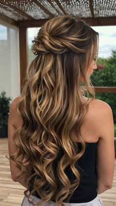 Loose Half Up Half Down Wedding Hair, Moh Hair, Wedding Hair Front, Bridal Hair Half Up, Bridemaids Hairstyles, Down Wedding Hairstyles, Ra Boards, Half Up Wedding Hair