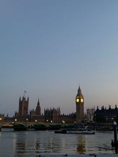 Twilight london autumn skyline aesthetic November London, Skyline Aesthetic, London In November, London November, London Autumn, London Boy