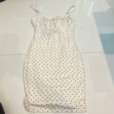 Perfect Condition! Thick Flattering Material! Sculpts Your Body Really Nice Cute White Mini Dress For Date Night, White Heart Dress, Cage Dress, Blue Shirt Women, Suede Mini Dress, Pineapple Dress, Cotton Shift Dress, Dots Dress, High Neck Mini Dress