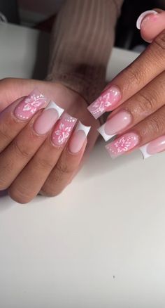 Summer Nails 2024 Gel, Acrylic Nails Ideas Summer 2024, French Vacation Nails, Holiday Nails Ideas Summer, Acrylic Nail Designs Summer 2024, Baddie French Tip Acrylic Nails, Nails Inspo Summer 2024, Holiday Nails Summer Acrylic 2024, Holiday Nail Ideas Summer