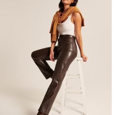 Brand New W/ Tags Retail $110 Color: Dark Brown Size : 26 (Xs) Curve Love Vegan Leather 90s Straight Pant Ultra High Rise Pants In Our Luxe Vegan Leather Fabric, Featured In Our Curve Love 90s Straight Fit, With Functional Pockets And A Zipper Closure. Curve Love Features An Additional 2 Inches Through The Hip And Thigh From Our Classic Vegan Leather 90s Straight Pants. Imported. Coating:100% Polyurethane / Faux Leather:90% Polyester, 10% Elastane Leather Pants Style, Dark Brown Pants, Brown Leather Pants, Pleather Pants, Leather Pant, Brown Pants, High Rise Pants, Faux Leather Pants, Pants Straight