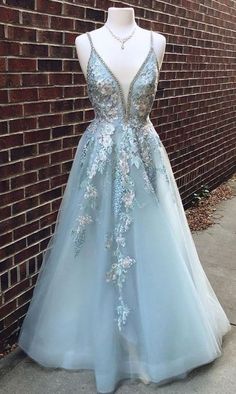 Debut Dress, Modern Prom Dresses, Royal Ball Gowns, Blue Tulle Prom Dress, Light Blue Prom, Ariel Wedding, Prom Dress With Lace, Prom Dress For Teens, Light Blue Prom Dress