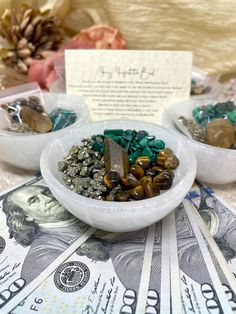 Watch your life increase in abundance with a Money Manifestation Bowl! Place money, jewelry, a written word, or any aspect of your life you desire to attract into the bowl with these powerful crystals, and watch them manifest with your focused intention! Includes: ~ Selenite Bowl - holds all the crystals and your intention to clear & cleanse blocks. ~ Pyrite - to ground the energy and attract what you desire. ~ Malachite - to blast your heart open to receive. ~ Tiger's eye - to remain optimistic Wealth Bowl, Selenite Bowl, Money Jewelry, Powerful Crystals, New Moon Rituals, Rituals Set, Handmade Watch, Money Manifestation, Pyrite Crystal