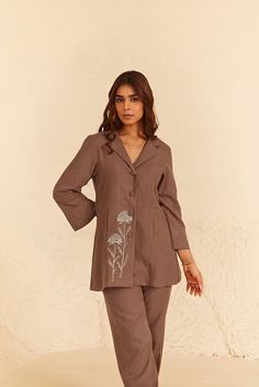 Quad Sets For Women, Coat Style Kurta Women, Cordsets For Winters, Coat Set Design For Women, Coat Style Cord Set, Kot Set Kurti, Romanesque Clothing, Cor Set Outfit, Embroidered Linen Long Sleeve Sets