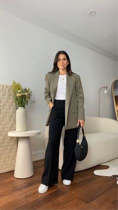 Corporate Attire Women, Fall Business Casual Outfits, Classy Business Outfits, Business Casual Fall, Elegantes Outfit Frau, Business Professional Outfits, Look Office