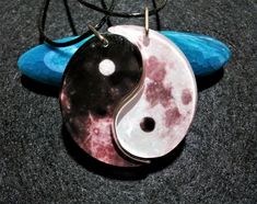 Yin Yang Moon Friendship Necklaces - image made in resin SIZE 4cm / 1.5 inches diameter (whole pendant) (approx) 2 x Necklaces included 18 inch cords with stainless steel lobster clasps and chains (approx) Handmade - may vary slightly We try and describe and take all photos to truly show what the item is like in real life, but due to different devices, screens, cameras and brightness levels there may be some slight variations. Pendants come with a synthetic cord and come in a gift bag. All penda Bracelets Bff, Daniela Ramirez, Friend Anniversary, Bff Jewelry, Wiccan Jewelry, Bff Necklaces, Best Friend Necklaces, Friendship Jewelry, Friend Bracelets