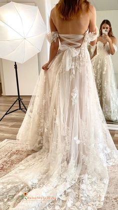 boho wedding dress Romantic Boho Wedding Dress, Romantic Boho Wedding, Boho Lace Wedding Dress, Romantic Boho, Pretty Wedding Dresses, Fairy Wedding, Boho Wedding Dress Lace, Dream Wedding Ideas Dresses, Boho Lace