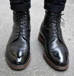 Mens Biker Boots, Derby Boots, Men Moda, Black Boots Men, Cap Toe Boots, Crockett And Jones, Mens Winter Boots, Mens Attire, Mens Leather Boots