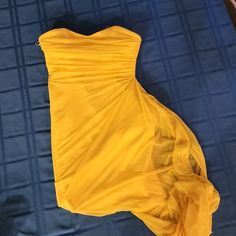 Likely Yellow Dress. Sz 4 Nwt Sleeveless Ruched Chiffon Party Dress, Pre-draped Chiffon Party Dress, Yellow Flowy Evening Dress, Flowy Strapless Sleeveless Dress For Party, Flowy Yellow Evening Dress, Pre-draped Strapless Sleeveless Dress For Party, Pre-draped Strapless Dress For Party, Yellow Chiffon Evening Dress, Yellow Chiffon Evening Dress For Summer