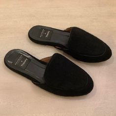 Brand New Simple Black Slip-On Flats From Newbark X Theory. Women’s Size 6-1/2. Leather Insole And Bottom With Black Faux Fur Uppers. Chic Black Slip-on Slippers, Black Slip-on Flat Slippers, Classic Black Slippers For Spring, Black Classic Slippers For Spring, Elegant Black Slippers, Black Slip-on Flat Heel Slippers, Black Slip-on Slippers With Flat Heel, Black Slip-on Slippers With Removable Insole, Formal Black Slippers With Branded Insole