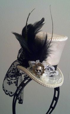 White Skull Mini Top Hat - https://www.etsy.com/listing/186972759/alice-steampunk-wonderland-kawaii-lolita?ga_order=most_relevant&ga_search_type=all&ga_view_type=gallery&ga_search_query=lolita&ref=sr_gallery_23# Steampunk Hats, Moda Steampunk, Punk Wedding, Small Hats, Wedding Tea Party, Costume Wedding, Steampunk Couture, Steampunk Hat, Hat Headband