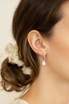 Wedding Earrings 2 Holes, 2 Ear Piercings Ideas Simple Stud, Wedding Earrings Double Piercing, 2nd Lobe Piercing Earrings, 2nd Ear Piercing Ideas Aesthetic, Percinings Ear Ideas Aesthetic, 2 Hole Ear Piercing, Seconds Earrings, Double Earrings Combinations