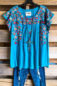 Plus Size Lace Dress, Tunic Tops For Leggings, Morning Dress, Long Tunic Tops, Angel Heart, Plus Size Boutique, Embroidery Top, Heart Top, Plus Size Fashion For Women