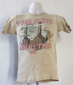 Vtg 1977 Pink Floyd Animals Tour Concert T-Shirt XS/S 70s Classic Rock Roger Waters David Gilmour Vintage Pre-shrunk T-shirt For Concert, Vintage T-shirt For Music Festivals With Screen Print, Vintage Letter Print T-shirt For Music Festivals, Vintage Letter Print T-shirt For Festivals, Vintage Band Logo T-shirt For Music Festivals, Vintage Band Logo T-shirt For Summer, Vintage T-shirt With Band Logo For Summer, Vintage Graphic T-shirt For Music Festivals, Vintage Graphic Print T-shirt For Music Festivals