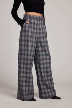 Brown Plaid Pants, Party Bottoms, Concert Dresses, Denim And Diamonds, Plaid Trousers, Bridal Tops, Checked Trousers, Top Wedding Dresses, Nyc Shopping