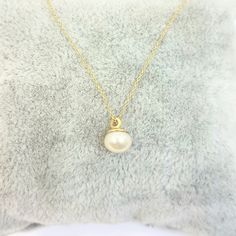 - Pearl Pendant Necklace for Women is made with high quality 14K real solid yellow gold . - This Pendant Necklace for women is with decorated a 6mm cultured freshwater pearl. We have also listed pearl earrings . - This cute, charm, dainty, delicate, elegant women jewelry Pearl Pendant Necklace has been artfully designed for timeless and . - You receive the necklace in a beautiful and free gift box - Free shipping (Arrive within 4 business days to USA and Canada) (Arrive within 7-9 business days Classic Charm Necklace With Round Pearl Pendant, Classic Charm Necklace With Pearl Pendant, Classic Pearl Charm Necklace For Gift, Classic Pearl Pendant Charm Necklace As Gift, Classic Charm Necklace With Pearl Pendant For Gift, Classic Pearl Pendant Charm Necklace For Gift, Classic Pearl Chain Charm Necklace As Gift, Gold Akoya Pearl Necklace For Gifts, Gold Plated Pearl White Pearl Necklace Gift