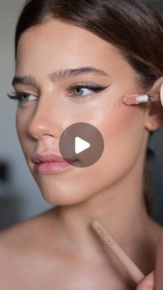 Collar Bone Makeup, Makeup Looks Foundation, Makeup For Jeans Outfit, Wedding Day Eye Makeup, Fancy Eye Makeup Looks, Makeup For Brown Eyes And Brown Hair, Evening Gown Makeup Look, Doll Like Makeup Natural, Lidia Poet Makeup