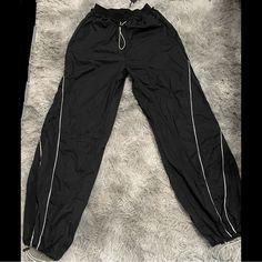 Brand New Never Used Parachute Pants With Tags Sporty Black Parachute Pants For Summer, Black High-waisted Parachute Pants For Summer, Trendy Black Parachute Pants For Spring, Trendy Black Ankle-length Parachute Pants, Pants Nike, Quick Outfits, Fashion Nova Pants, Pants Color, Nike Black