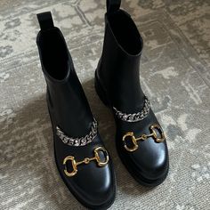 Like New Condition, Authentic Gucci Boots! Purchased From The Gucci Store Gucci Horsebit & Chain Black Leather Chelsea Boots Women’s Size: 38.5 Leather Upper Round Toe Pull-On Style Elasticized Sides Back Pull Tab Rubber Sole Horsebit - Gold Tone Chain Detail - Silver Tone Block Heel, 1" Shaft Height, 6" Made In Italy Gucci Chelsea Boot, Leather Chelsea Boots Women, Black Leather Chelsea Boots, Gucci Boots, Gucci Store, Gucci Women, Gucci Horsebit, Chelsea Boots Women, Leather Chelsea Boots