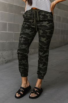 Meg Camo Joggers Real Star, Camo Joggers, Denim Leggings, Sneaker Heels, Camo Print, Small Waist, Winter Outfit, Fall Winter Outfits, Jogger Pants