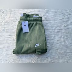 Nike Sportswear Club Fleece Pants Mens Cargo. Color Green. Size M. Nwt. Nike Pants Mens, Nike Sportswear Club Fleece, Mens Cargo, Nike Green, Fleece Pants, Pants Color, Nike Pants, Fancy Dresses, Nike Sportswear