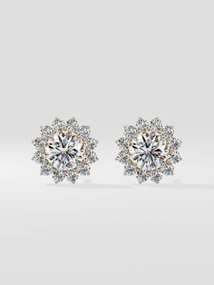 Round Diamond Sunflower Stud Earrings, Aesthetic Earrings, Officiant Gift, Lab Grown Diamond Bridal Earrings, Unisex Waterproof Earrings, Daisy Flower Push back Studs, Birthday Gift Ideas For Her, Godparent Gift, 1 Year Anniversary, Principal Gif, Diamond Stud Earring, Wedding Earrings For Her 𝐋𝐚𝐛 𝐆𝐫𝐨𝐰𝐧 𝐃𝐢𝐚𝐦𝐨𝐧𝐝 𝐢𝐬 𝟏𝟎𝟎% 𝐆𝐞𝐧𝐮𝐢𝐧𝐞 𝐚𝐧𝐝 𝐑𝐞𝐚𝐥 𝐃𝐢𝐚𝐦𝐨𝐧𝐝. 𝐓𝐡𝐞𝐲 𝐚𝐫𝐞 𝐂𝐡𝐞𝐦𝐢𝐜𝐚𝐥𝐥𝐲, 𝐏𝐡𝐲𝐬𝐢𝐜𝐚𝐥𝐥𝐲 𝐚𝐧𝐝 𝐎𝐩𝐭𝐢𝐜𝐚𝐥𝐥𝐲 𝐈𝐝𝐞𝐧𝐭𝐢𝐜𝐚𝐥 𝐭𝐨 𝐍𝐚𝐭𝐮𝐫𝐚𝐥 𝐃𝐢𝐚𝐦𝐨𝐧𝐝𝐬. ✤ 𝐃𝐄𝐓𝐀𝐈𝐋𝐒: ↦ Metal Purity: Solid 10k / 14k / 18k Gold / 950 Platinum (Not Plated) ↦ Gold Colors: Yellow, White, Rose ↦ Closure: Push back ↦ Stamp/Hallmark: Yes ↦ Jewelry Certificate: Yes (FREE) ✤ 𝐂𝐄𝐍𝐓𝐄𝐑 𝐒𝐓𝐎𝐍𝐄:  ↦ Stone: Real Lab Grown Diamond ↦ Carat W Stud Earrings Aesthetic, Waterproof Earrings, Officiant Gift, Jewelry Certificate, Aesthetic Earrings, Earring Wedding, Godparent Gifts, Halo Stud Earrings, Earrings Aesthetic