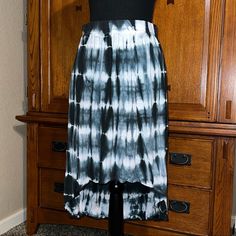 Even Black & White Tie Dye Super Soft High-Low Skirt Size: Medium New With Tags! No Flaws To Note! The Bigger The Bundle, The Bigger The Savings! Open To All Reasonable Offers! Casual Beach Skirt With High-low Hem, Casual Beach High-low Hem Skirt, Casual High-low Hem Skirt For Beach, Casual High-low Hem Beach Skirt, Casual Flowy Skirt With High-low Hem, Casual High-low Hem Maxi Skirt For Beach, Casual High-low Hem Bottoms For Day Out, Casual High-low Hem Skirt For Day Out, Casual Black Bottoms With High-low Hem