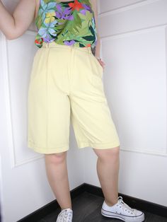 Finnish Light Academia high waist shorts, 80s 90s long pleated shorts - Tuomiss 80s 90s long shorts - yellow high waist Bermuda shorts - great for capsule wardrobe, light academia aesthetic - 50% viscose, 50% polyester - Brand: Tuomiss, Finland - Excellent vintage condition - Tag size EU38 (US8) but I would say it runs small, please see the exact measurements! Look for more vintage shorts in my shop: https://www.etsy.com/shop/GoodGrooves?ref=seller-platform-mcnav§ion_id=39349482 ✿ MEASUREMENTS (taken flat) ✿ 23" / 59 cm length 13.5'' / 34 cm waist 23'' / 59 cm hips I have M in the waist (29''/ 74 cm) and L in the hips ( 40.5'' / 103 cm) - it was a bit tight. My height - 5'7 / 170cm. This is true vintage, so it's an item with experience. :) Item color on the pictures may vary due to monitor Retro Wide Leg Cotton Shorts, Retro Summer Shorts, High-waist Retro Bottoms For Summer, Retro Knee-length Shorts For Summer, Summer High Waist Retro Bottoms, Retro High-waisted Shorts For Summer, Retro High-waist Summer Shorts, Retro Shorts For Spring, Retro High Waist Summer Shorts