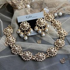 Indian Jewellery Set, Pakistani Jewellery, Bridal Jewelry Sets Brides, Choker Gold, Fancy Jewellery Designs, Party Mode, Indian Jewelry Sets, Pakistani Jewelry, Swarovski Necklace