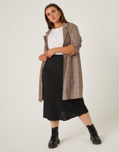 Plus Size Bias Cut Midi Skirt – 2020AVE Curve Work Outfit, Midsize Midi Skirt Outfit, Plus Size Outfits Formal, Plus Size Business Attire Professional, Academia Outfits Plus Size, Office Outfits Women Plus Size Workwear, Plus Size Outfits Classy, Professional Outfits Women Plus Size Work Wear, Business Casual Outfits For Plus Women