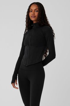 Waist-snatching corset body? Cute curved cut in front? Slim, smoothing fit? Check, check, and check. This jacket does more than flatter the figure, though: It has functional performance features, too, like a full front zipper, thumbholes and hip pockets. Plus, it’s made from Airbrush—an Alo signature fabric that feels like wearing a cottony-soft hug.