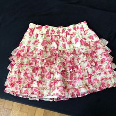 Cute Floral Skirt New With Tags Size Medium Ruffled Skirt Outfit, 2000s Skirt, Hollister Skirt, Jean Skirt Outfits, Fashion 2000s, Sweet Clothes, Gyaru Fashion, Cute Lazy Day Outfits, Lazy Day Outfits