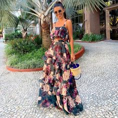 Two-Piece Floral Ruffle Dress OCS Trade Co. Layered Skirt Outfit, Tank Top Layered, Boho Mode, Dress Cake, فستان سهرة, Layered Skirt, Vestido Casual, Fashion Mode, Two Piece Dress