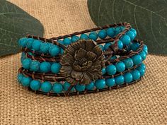 Leather Bracelet Women, Cowboy Jewelry, Turquoise Wrap Bracelet, Retro Cowboy, Leather Jewelry Diy, Healing Stones Jewelry, Leather Bracelets Women, Les Chakras, Native Style