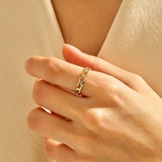 14k Solid Gold Bold Chain Ring Chunky Link Chain Ring Dainty - Etsy Ring Daily Wear, Chain Ring Gold, Dainty Diamond Ring, Luxury Jewelry Brands, Dainty Gold Rings, Solid Gold Band, Solid Gold Chains, Linking Rings, Gold Ring Stack