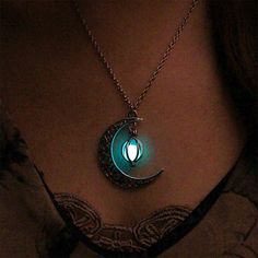 PRICES MAY VARY. Item: Fluorescent crescent moon necklace for Halloween. After absorbing sunlight, ultraviolet light, and electric light, it glows in the dark. Material: High quality alloy. Color-- Green-blue Adjustable Length: 47+7.5cm(18.5+2.95inch) Great Gift: Delicate luminous necklace, stylish and chic, it's a good choice for Halloween, Birthdays, Christmas,Thanksgiving, Graduation or costume party, let you look elegant, attractive and fashionable Note: If you stay in a dark place all the t Luminous Necklace, Moonglow Necklace, Stile Harry Potter, قلادات متدلية, Glow Stones, Pumpkin Necklace, Glowing Necklace, Turquoise Charm, Christmas Necklace