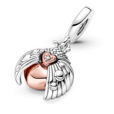 Spread your wings and take flight with this year's Pandora Club Charm. A universal symbol of luck and hope, our Pandora Club 2022 Ladybird & Heart Dangle Charm features sterling silver wings that open to reveal a glowing 14K rose gold-plated heart, set with a round brilliant-cut lab created diamond as a special surprise inside. Engraved with the message "Hope has wings" on the back of the heart, wear yours to symbolize your hopes for the year ahead and beyond. Pandora Hearts All Over Charm, Lady And The Tramp Pandora Charm, New Pandora Charms, Pandora Rose, Charms Pandora, Bracelet Pandora, Silver Wings, Pandora Bracelet Charms, Pandora Silver